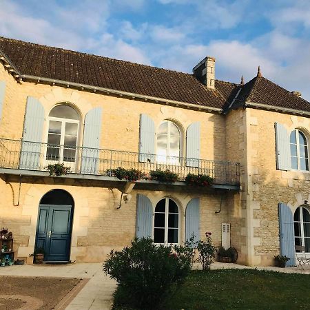Les Clos Bleus Neuville-du-Poitou エクステリア 写真