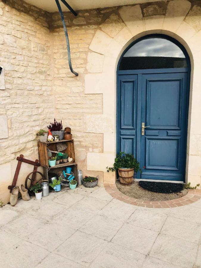 Les Clos Bleus Neuville-du-Poitou エクステリア 写真